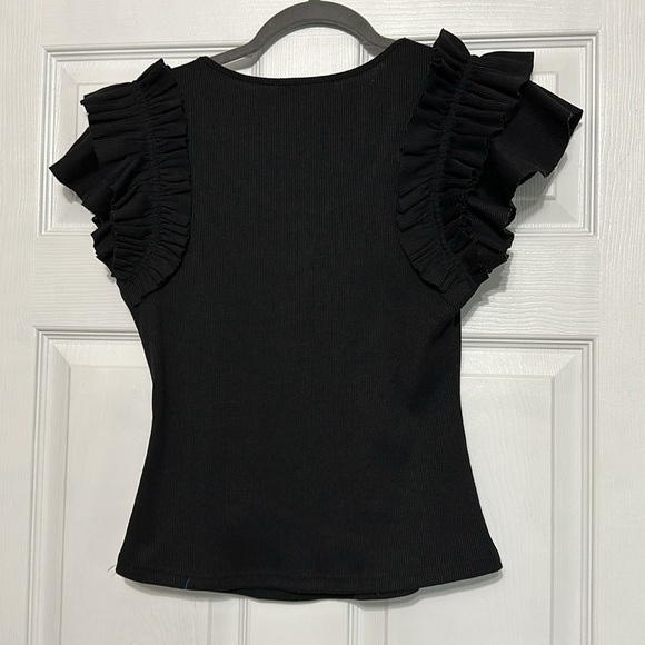 Entro Top With Ruffle Sleeve - Picture 2 of 3